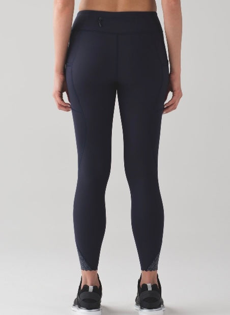 Lululemon midnight navy tight stuff tights, size 6 (25”)