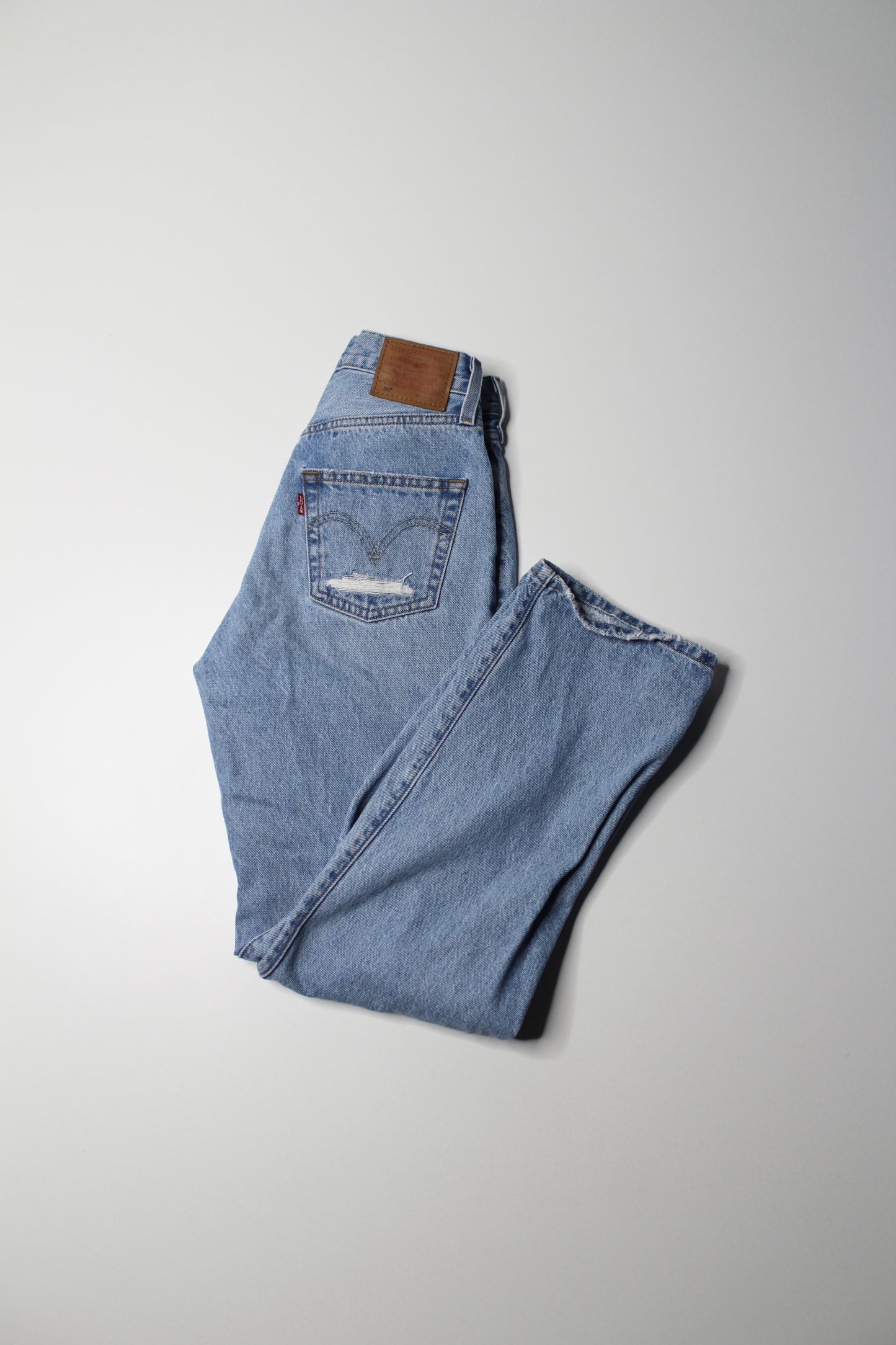 Levis ‘501’ straight leg jeans, size 23 (30”)