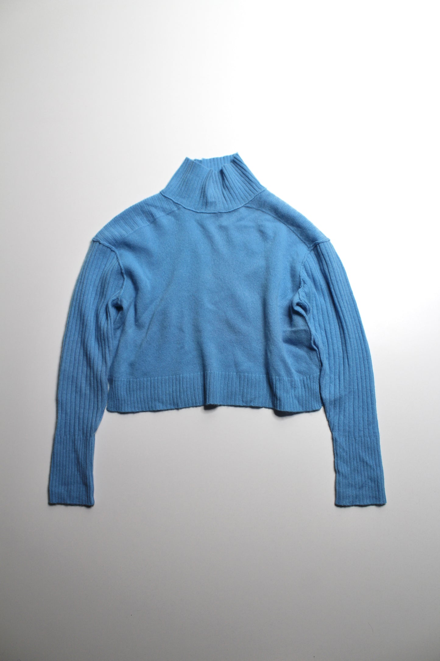 Free People blue ‘Aubrey’ cashmere mock neck cropped sweater, size xs (relaxed fit)