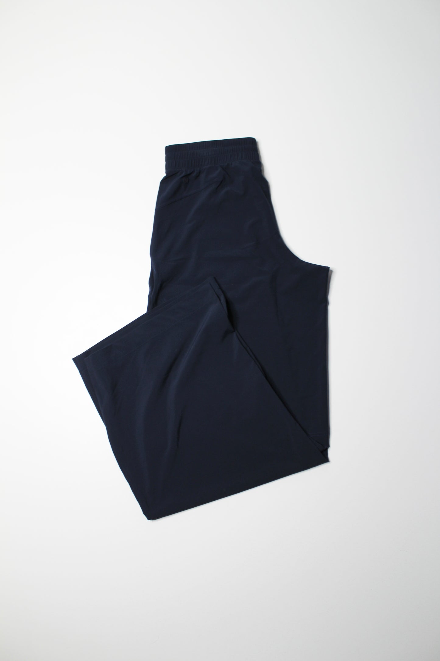 Lululemon true navy swift wide leg pant, size 6 *full length