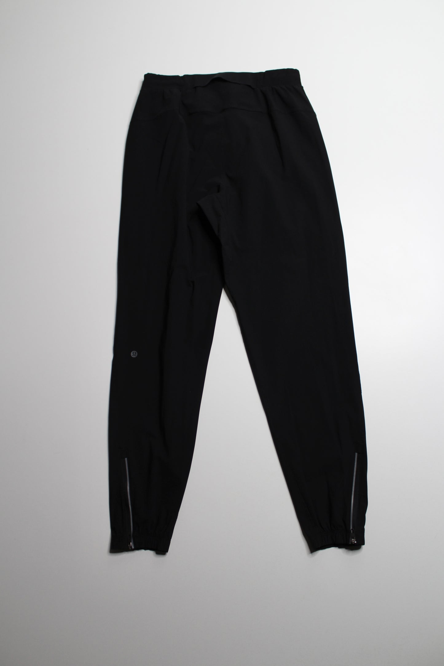 Mens Lululemon black ‘surge’ jogger, size medium