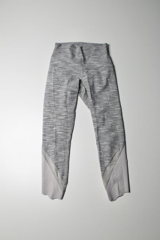 Lululemon wee stripe scallop hem ‘wunder under’ crop leggings, no size. Fits like 6