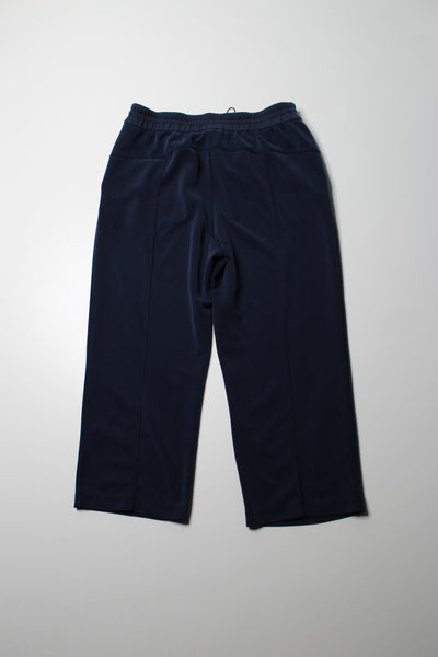 Lululemon true navy ‘softstreme high rise straight leg’ crop pant, size 10