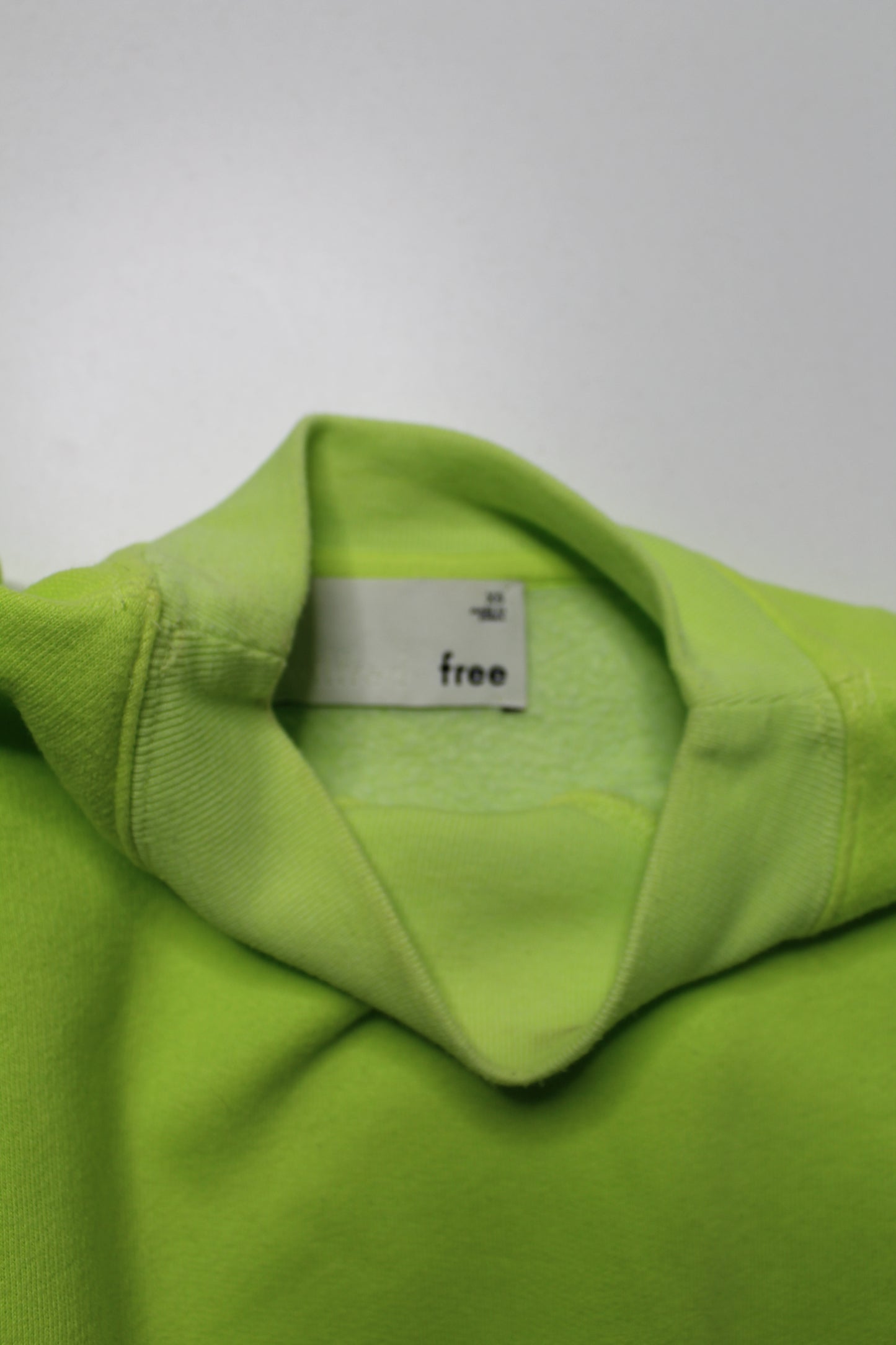 Aritzia Wilfred Free mock neck neon sweatshirt, size xs (relaxed fit)