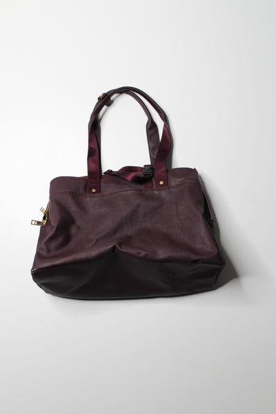 Lululemon bordeaux drama ‘om the day’ gym/weekend bag