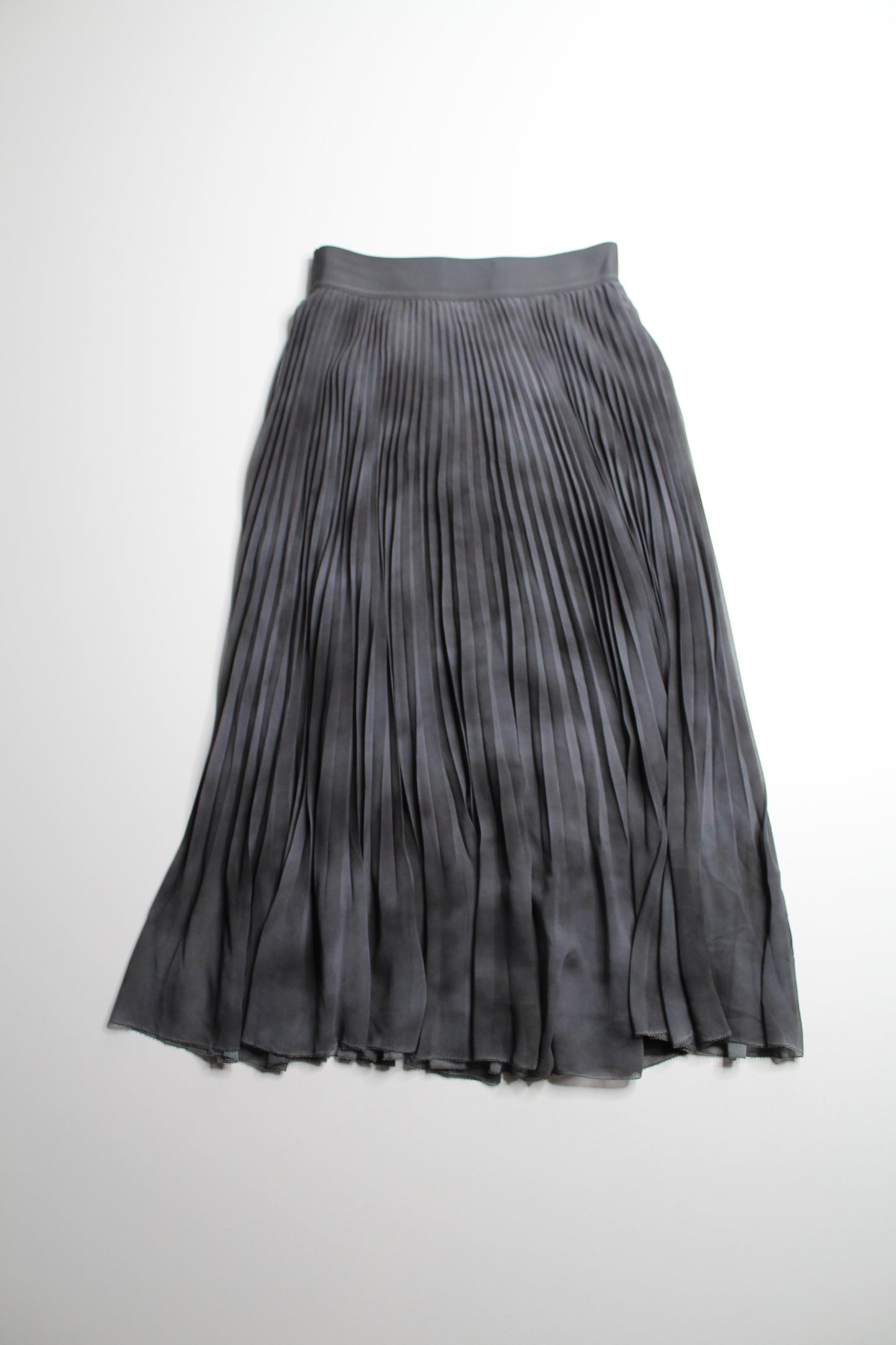 Aritzia Wilfred dark grey tie dye ‘twirl’ skirt, size small