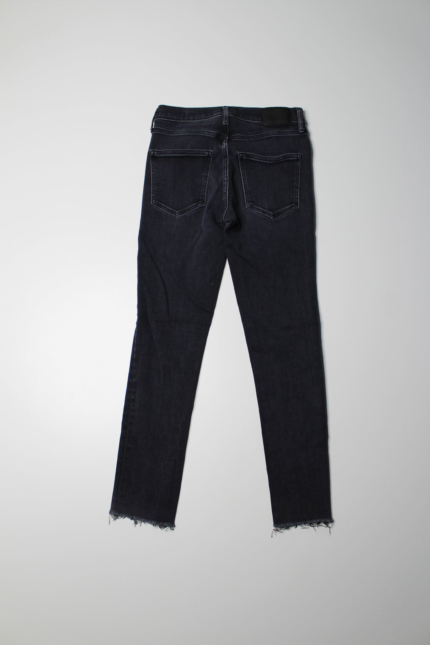 Aritzia Denim Forum black eyeliner ‘nico mid rise skinny crop’ jeans, size 27