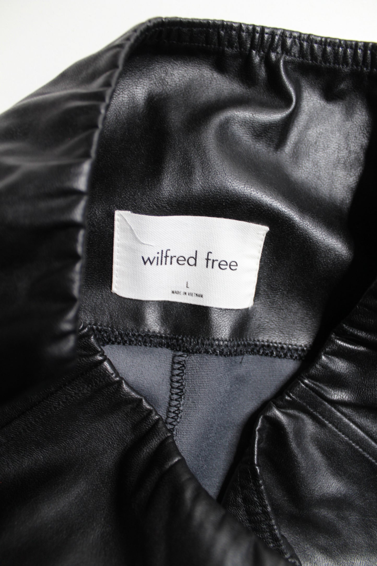 Aritzia Wilfred Free black 'daria' faux leather legging, size medium *full length