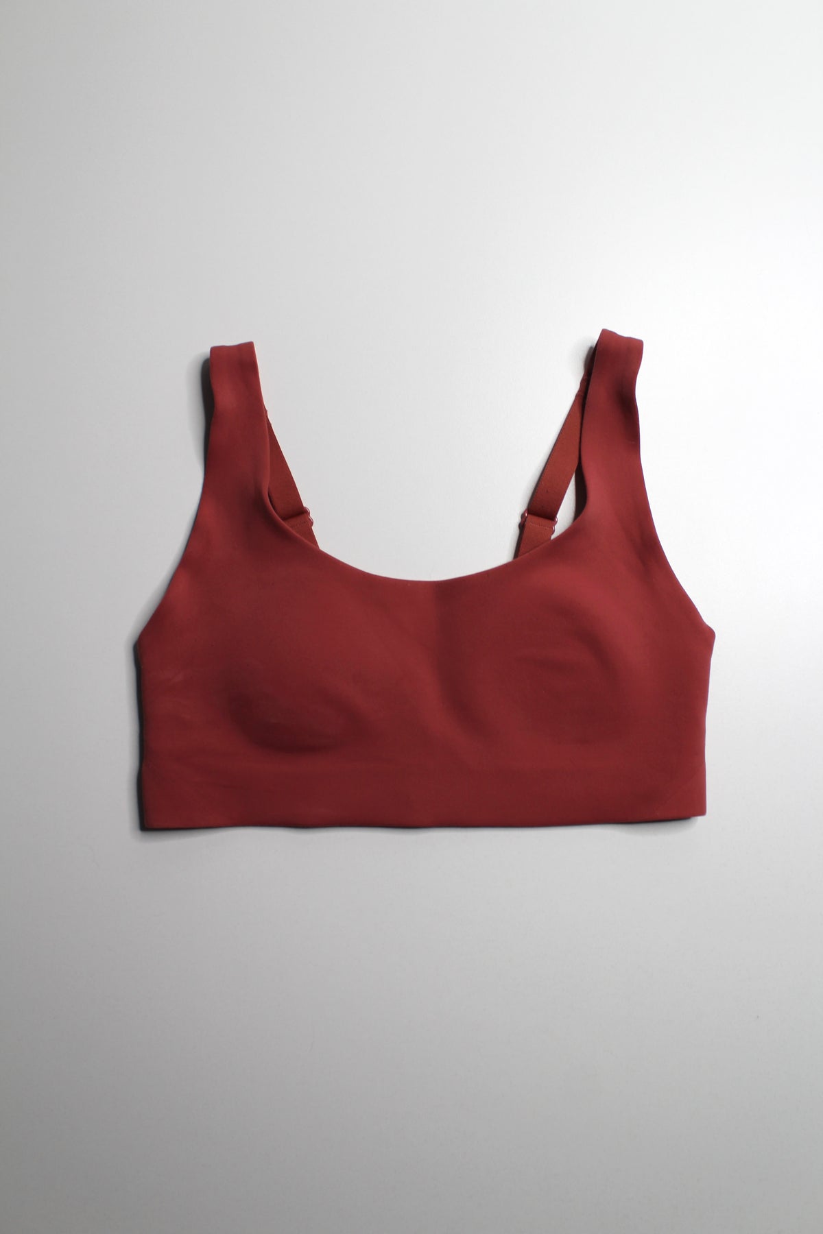 Lululemon soft cranberry ‘in alignment’ straight strap bra, size 6 (a/b cup)