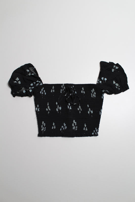 Aritzia Wilfred black floral smocked cropped puff short sleeve blouse, size small