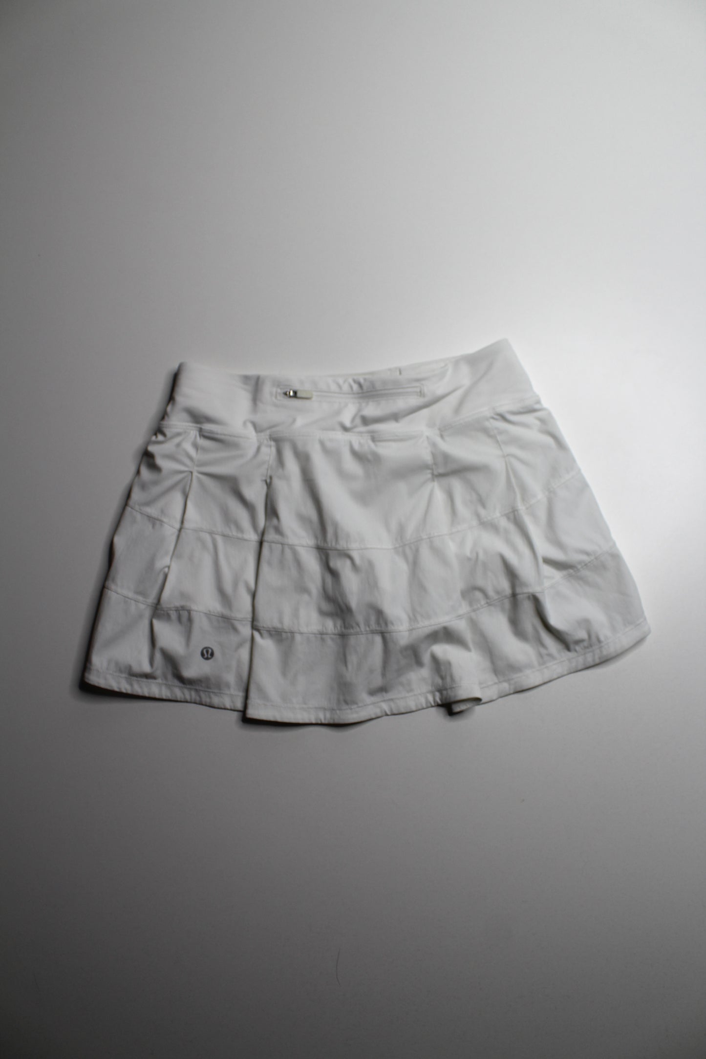 Lululemon white ‘pace rival’ skirt, size 4 *regular length