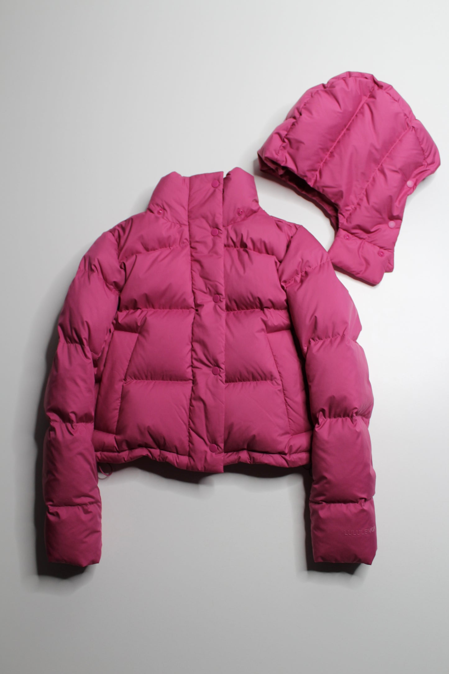 Lululemon pink lychee ‘wunder puff’ cropped jacket, size 2