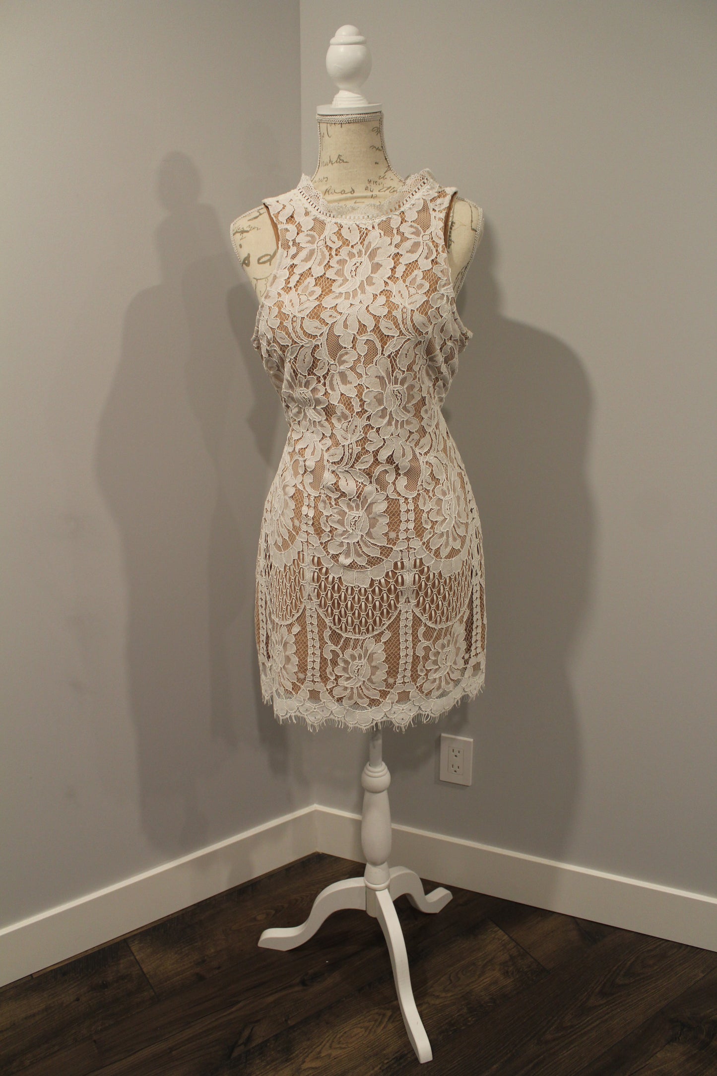 Entro white lace/nude overlay shift dress, size 4 (additional 20% off)