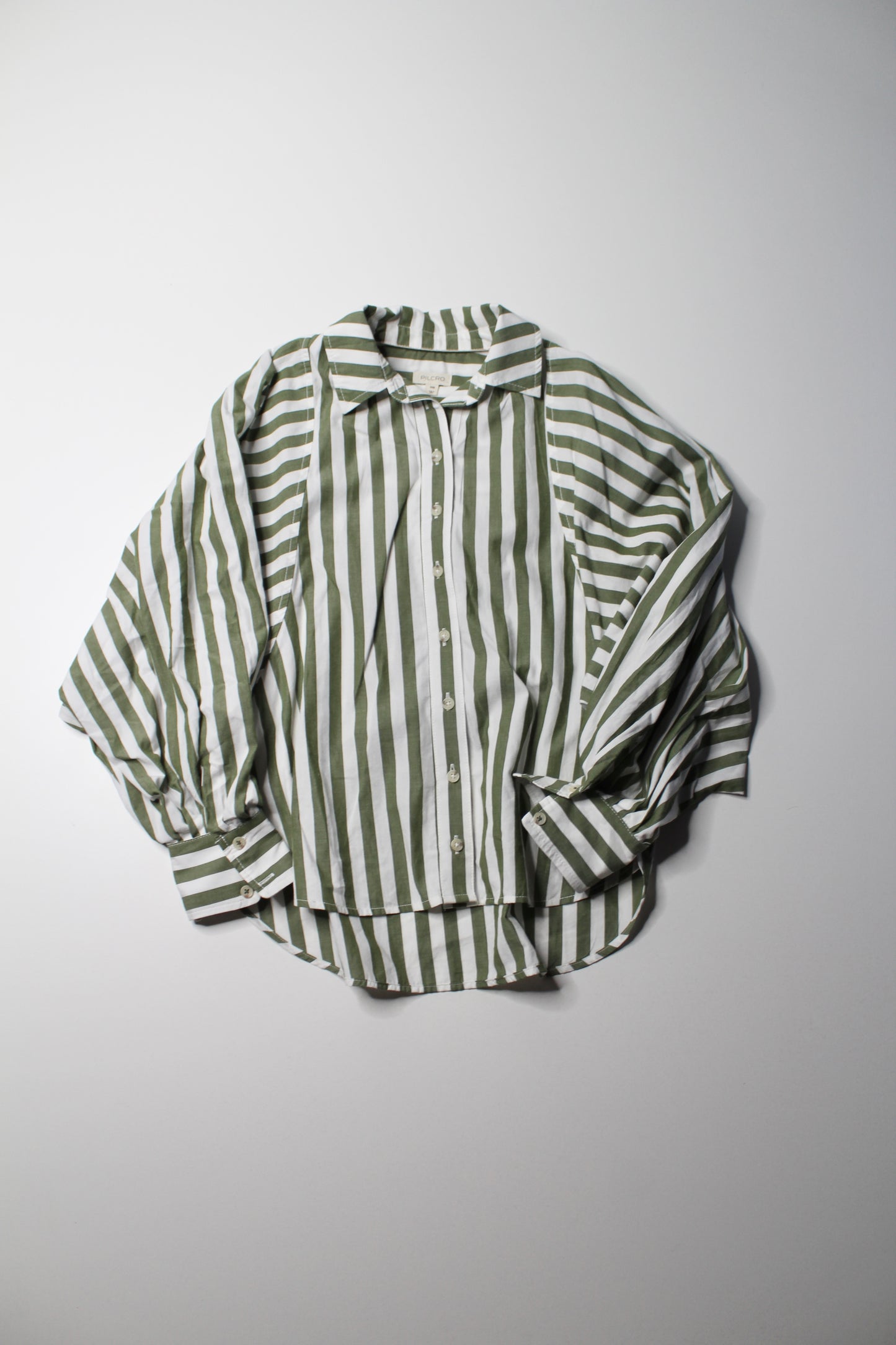 Anthropologie pilcro green/white stripe ‘Bailey boyfriend batwing’ button down blouse, size xxs Fits like small (oversized fit) (sale: 10% off)