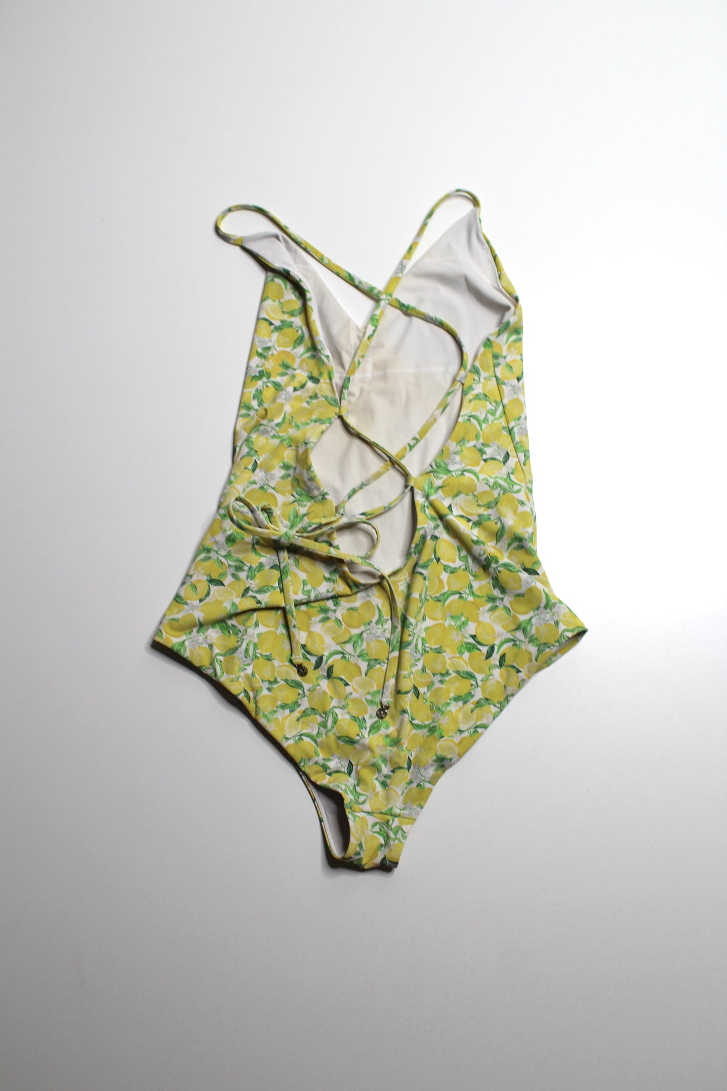 Lululemon yellow/lemons ‘weave the waves’ one piece swimsuit, no size. Fits between 6/8