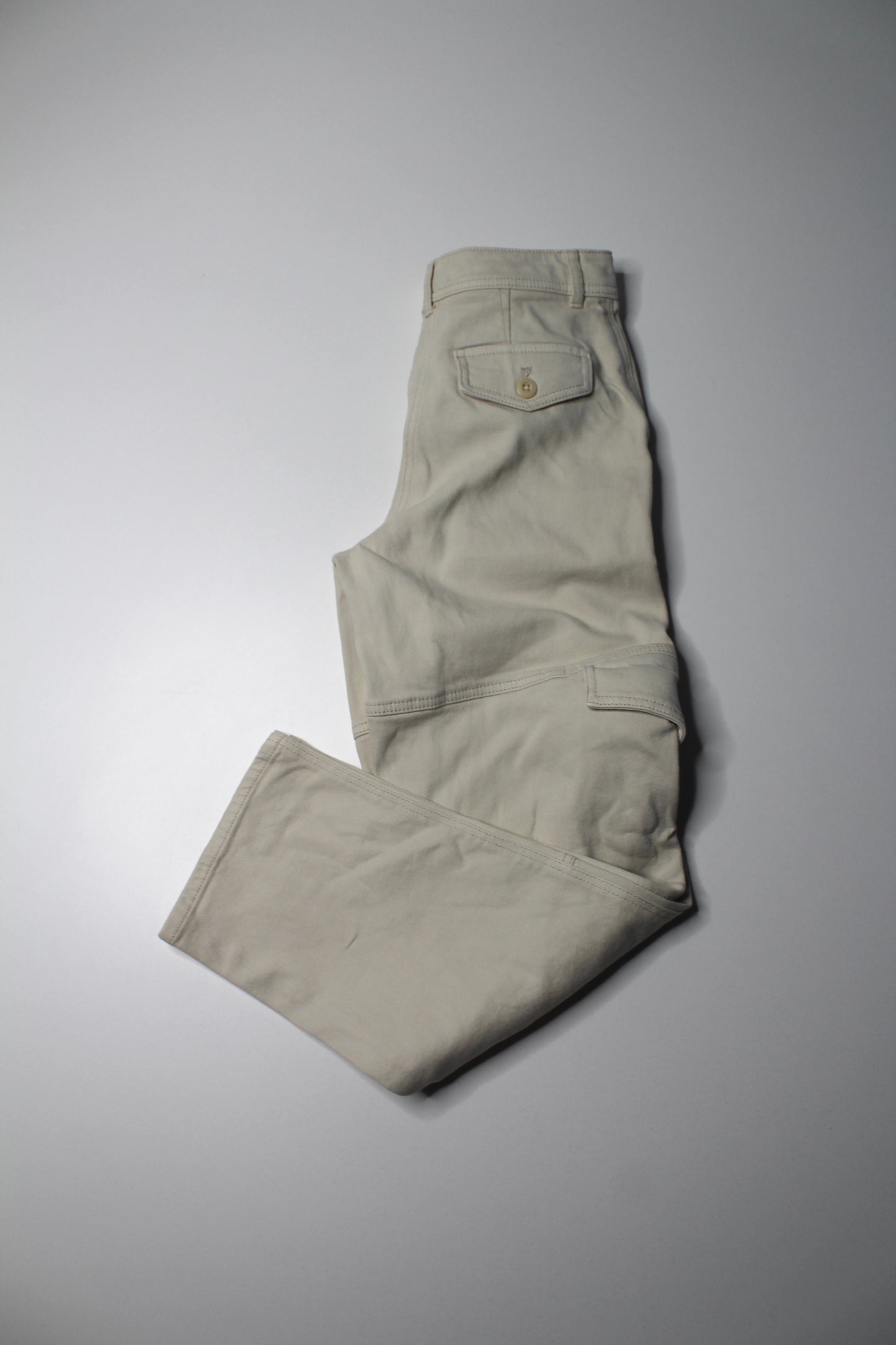 Aritzia Wilfred Free cream straight leg cargo style pant, size 0