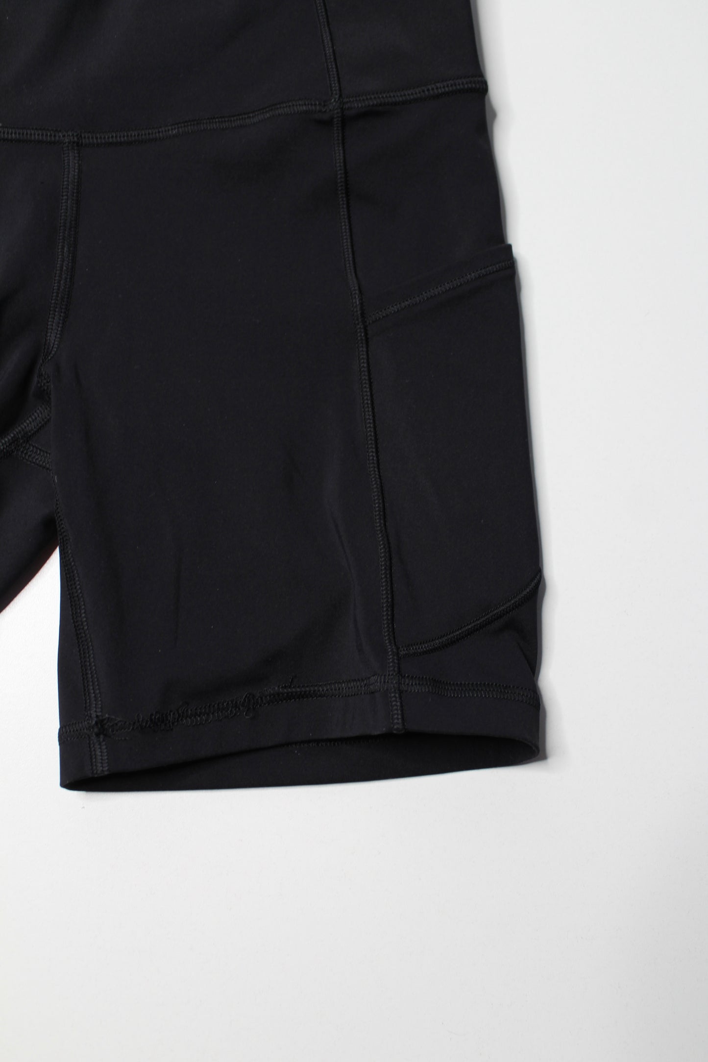 Lululemon black ‘fast and free’ shorts, size 4 (6”) *flaw