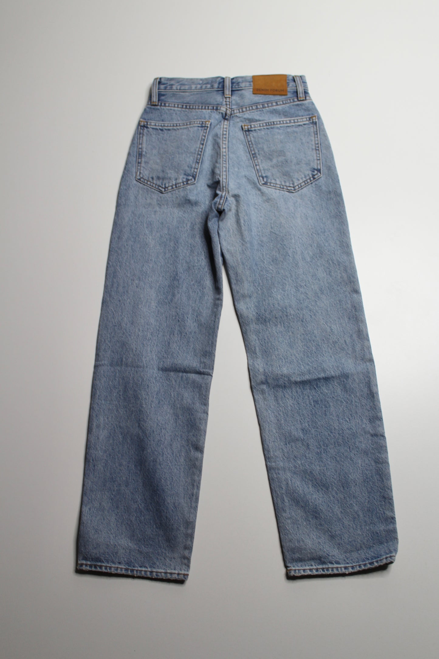Aritzia Denim Forum ‘Marlo high rise loose’ jeans, size 23
