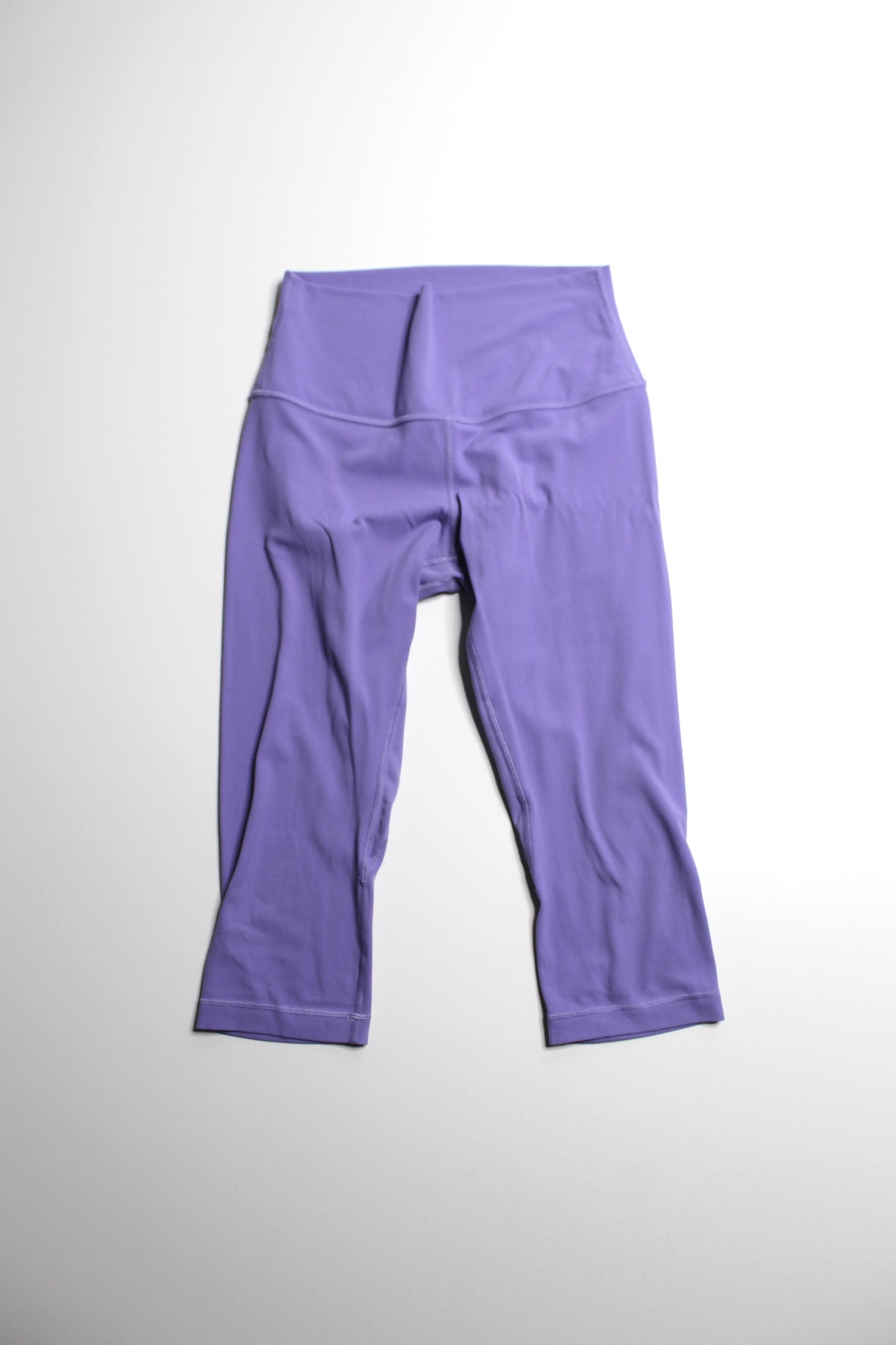 Lululemon lilac ‘align’ crop legging, size 6 (17")