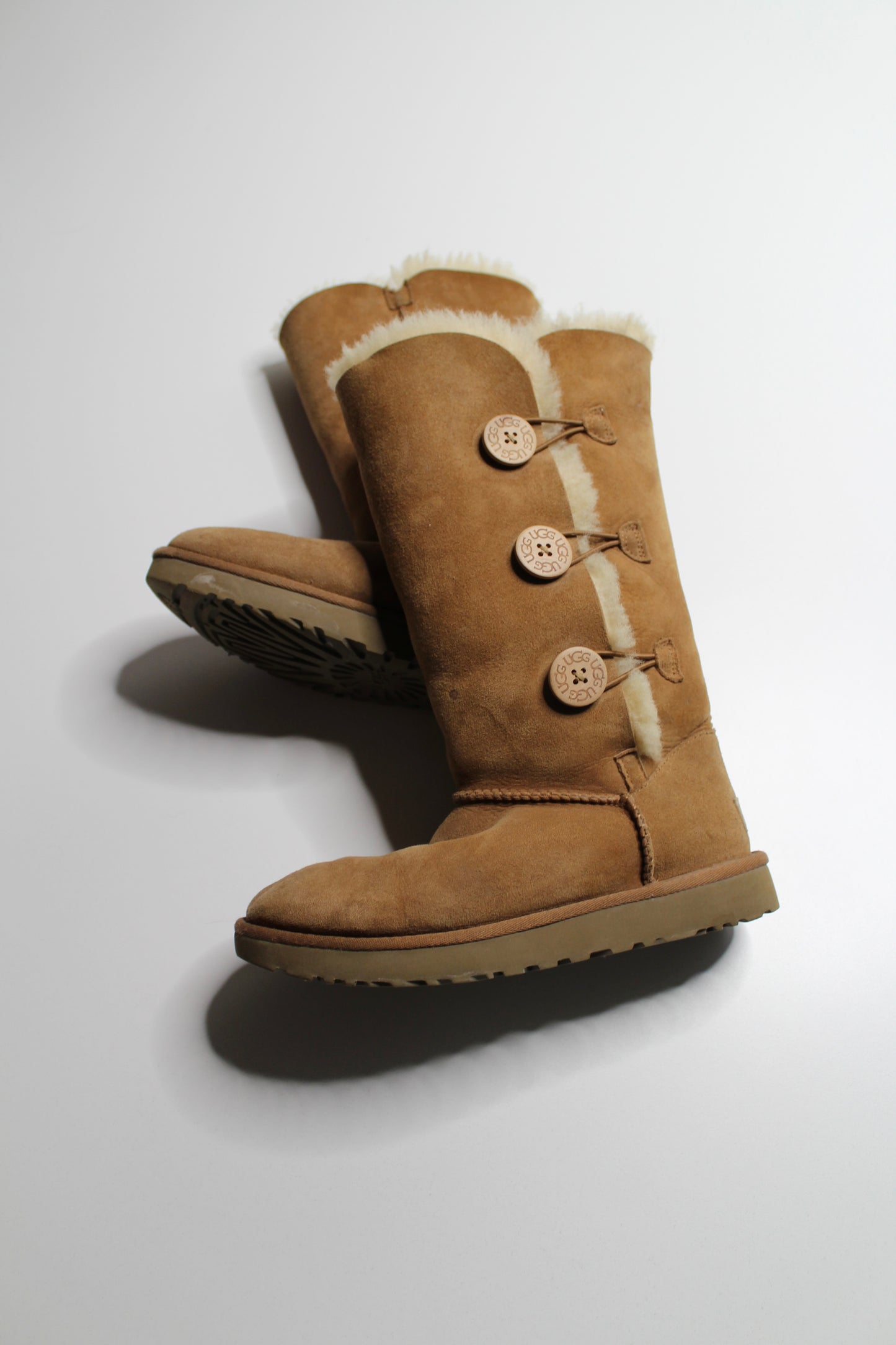 UGG chestnut 'Bailey button triplet' boots, size 8 (sale: was $40)