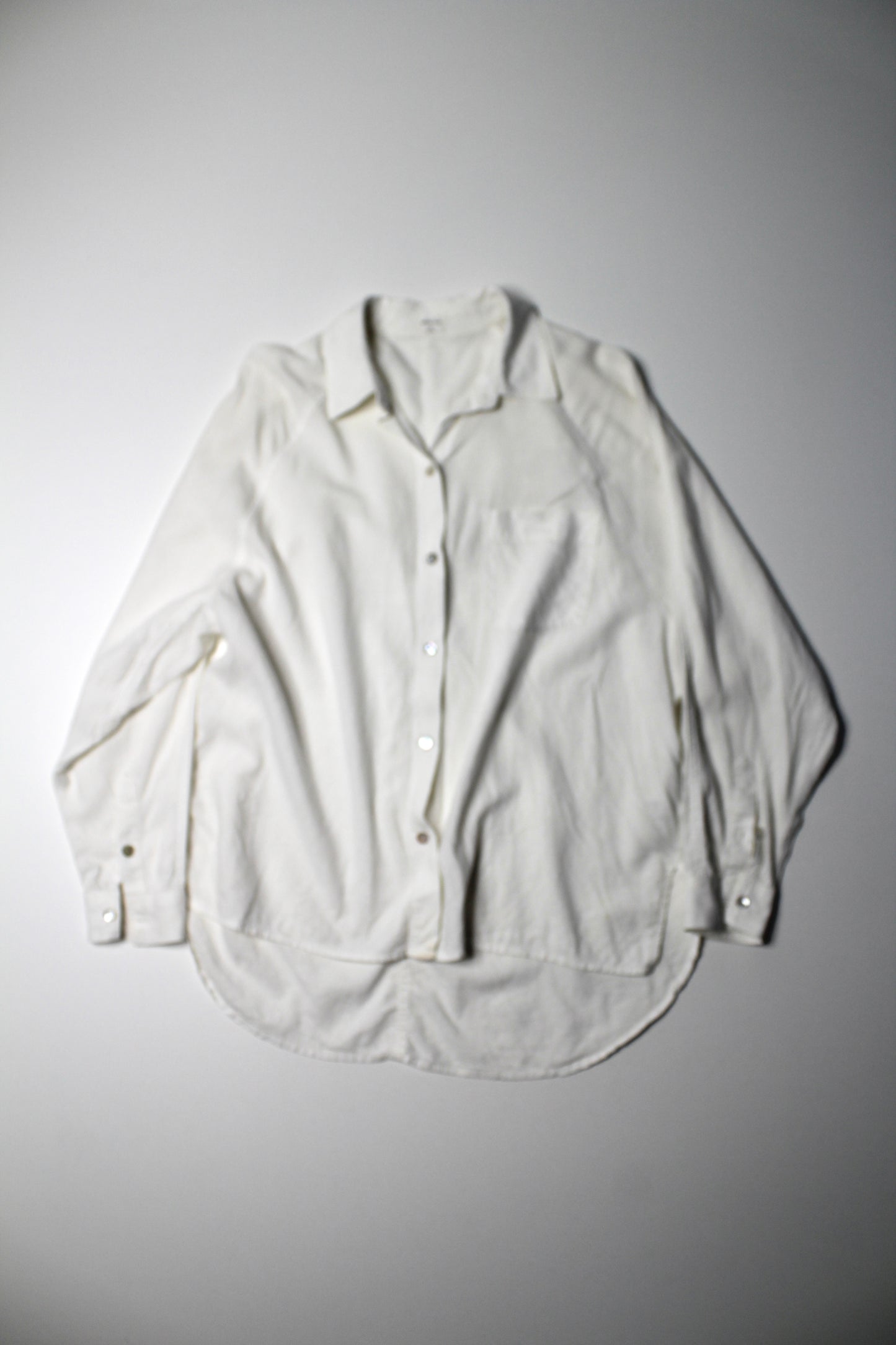 Aritzia Wilfred Free white button up cotton blouse, size xxsmall (oversized fit)