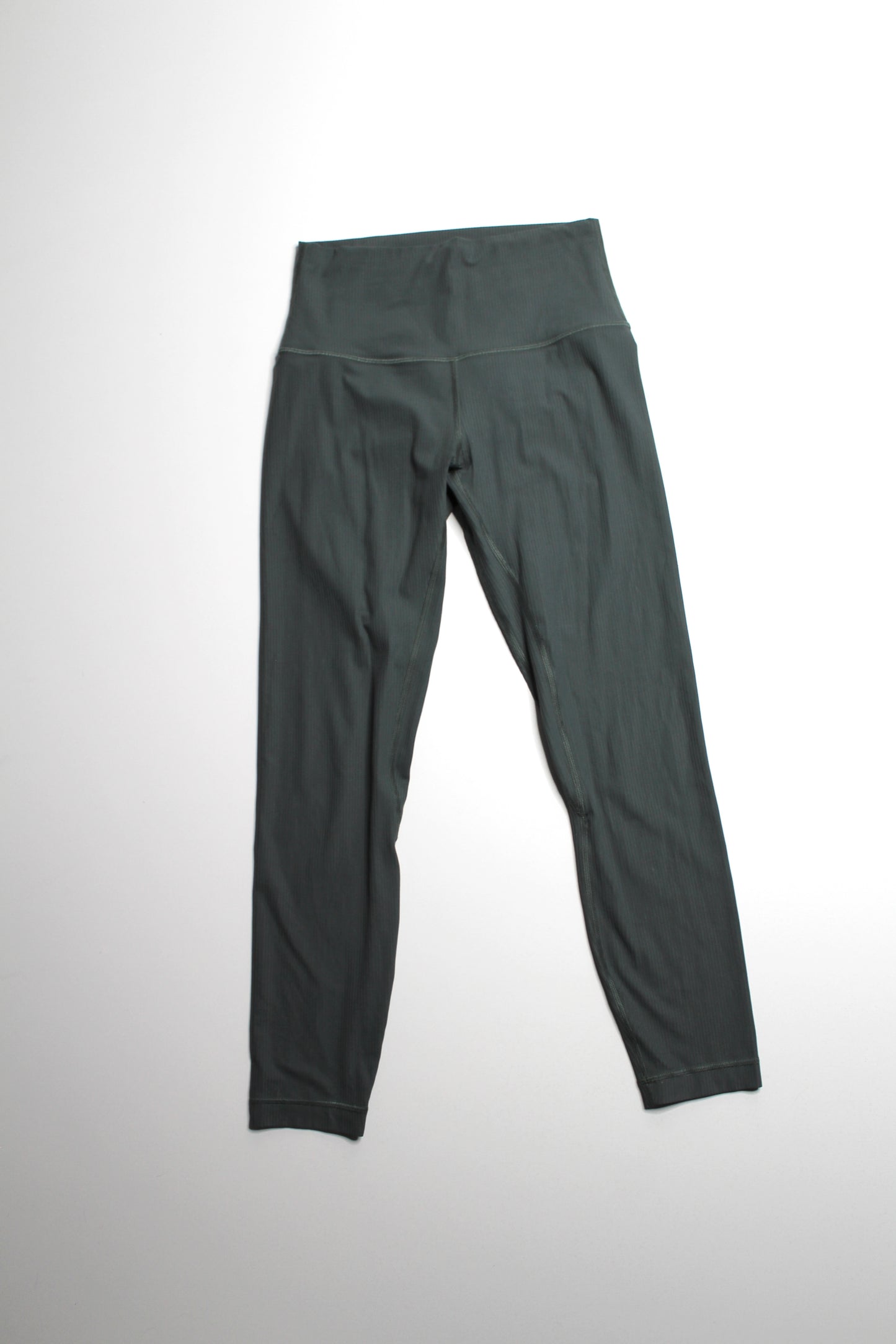 Lululemon sage green ribbed ‘align’ leggings, size 6