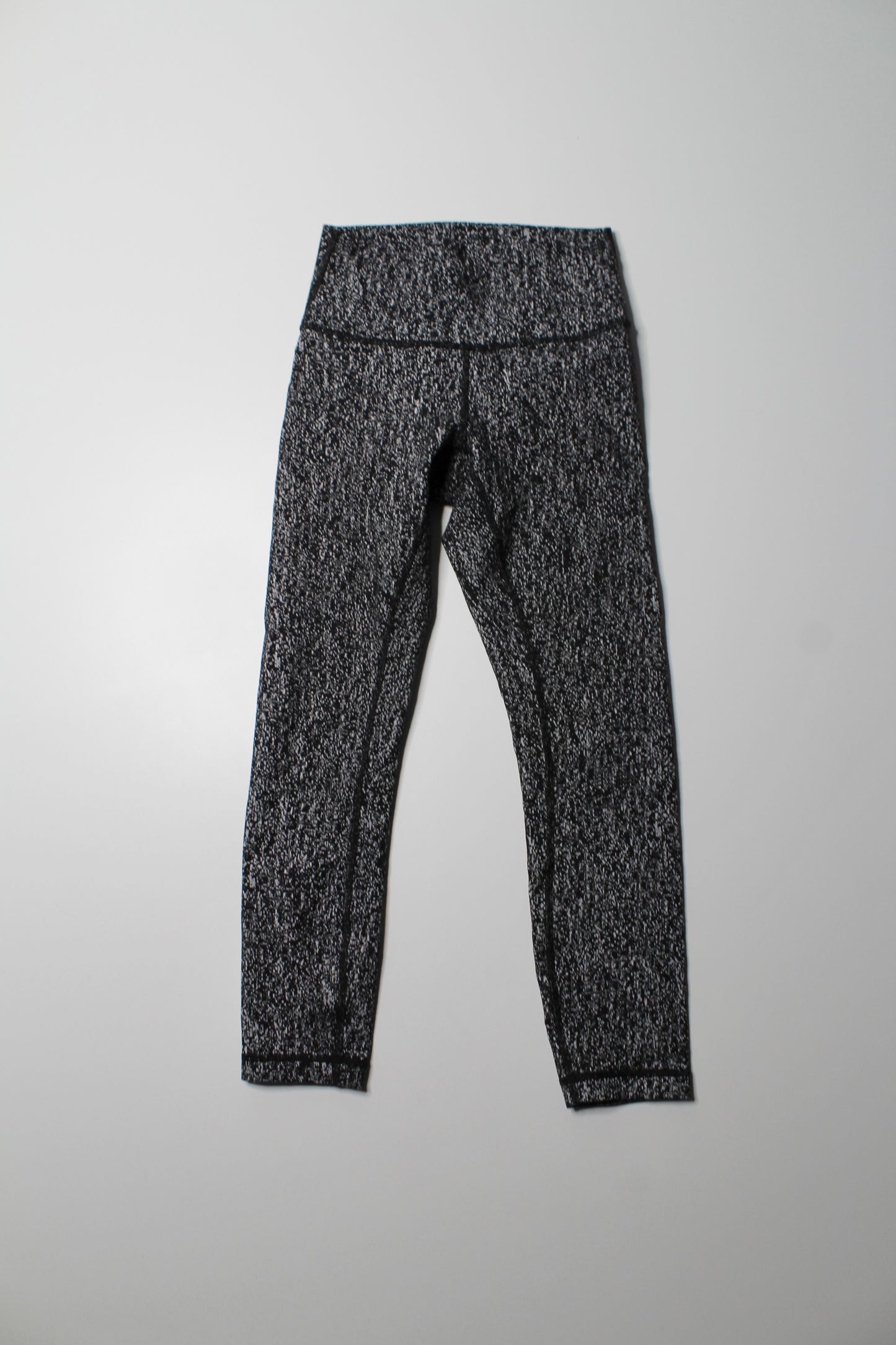 Lululemon jacquard ‘wunder under’ crop legging, size 4 (additional 20% off)