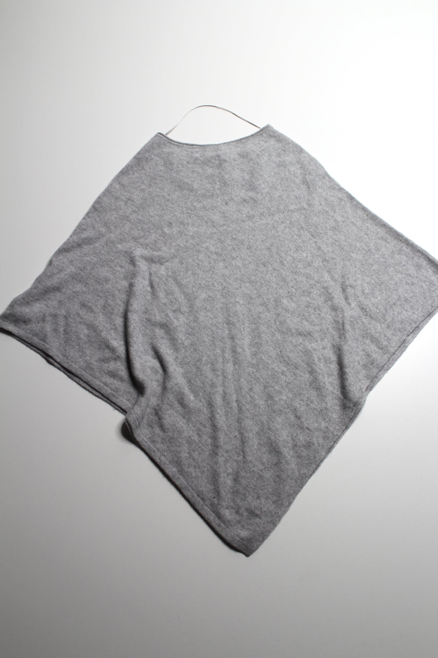 Rachel Zoe light grey cashmere poncho, one size