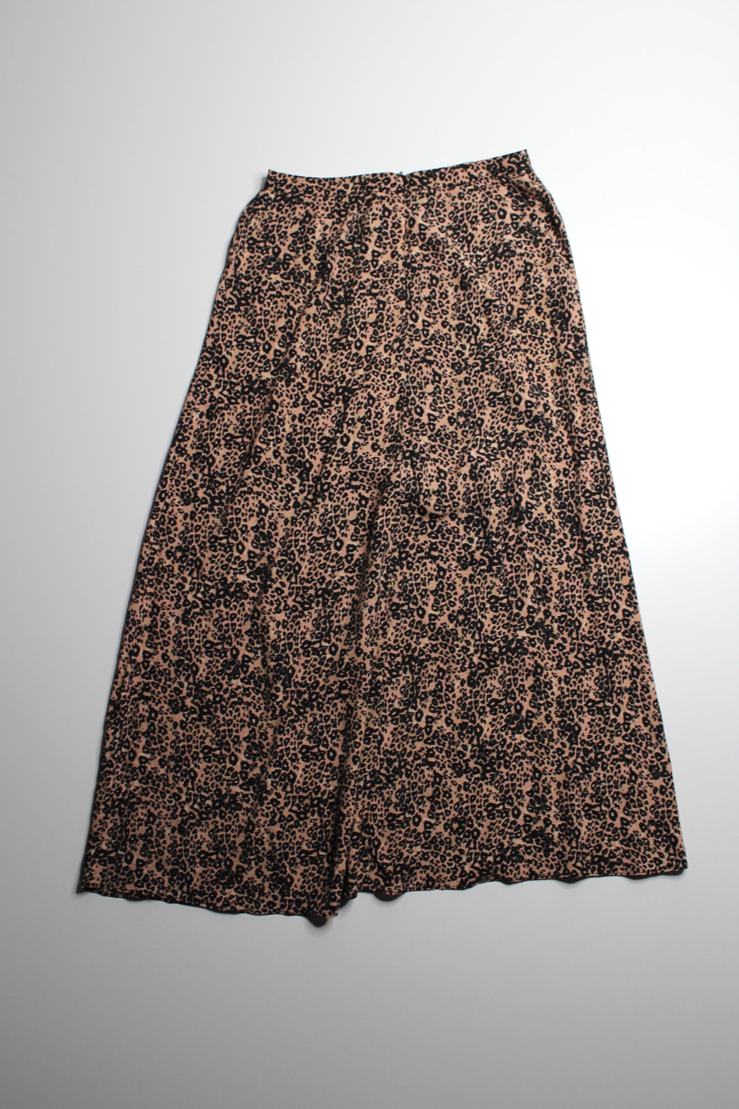 Aritzia Wilfred leopard print midi skirt, size 4