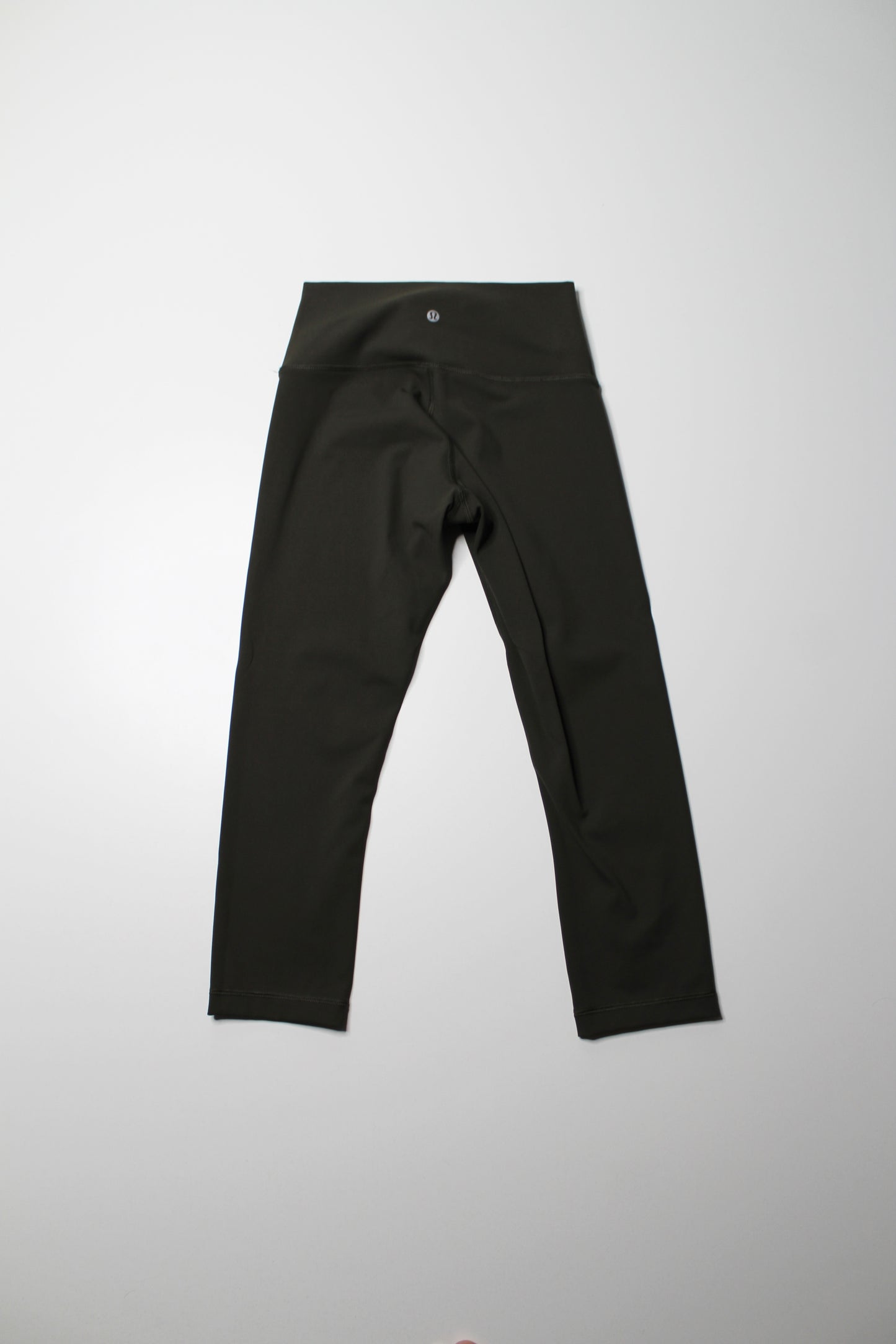 Lululemon dark olive wunder under crop legging, size 6 (21”) *luxtreme