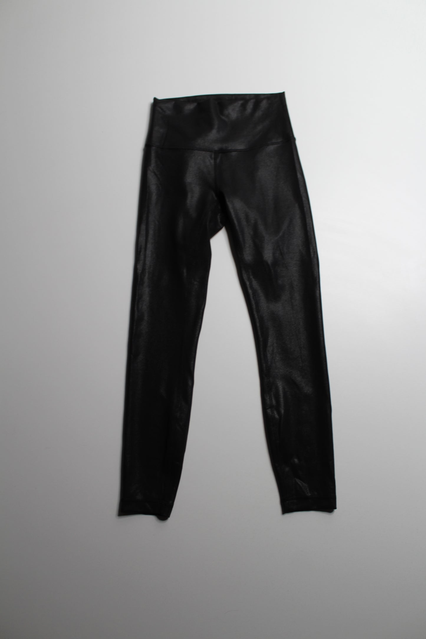 Lululemon black foil ‘wunder train’ tight, size 4 (25")