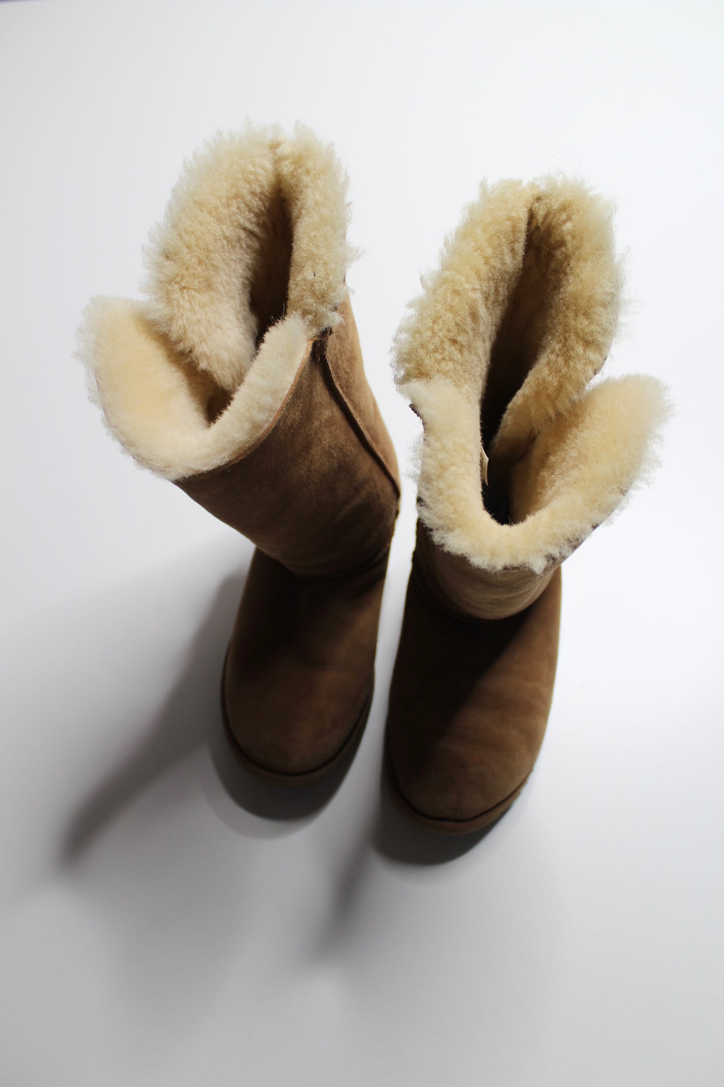 UGG chestnut 'Bailey button triplet' boots, size 8 (sale: was $40)