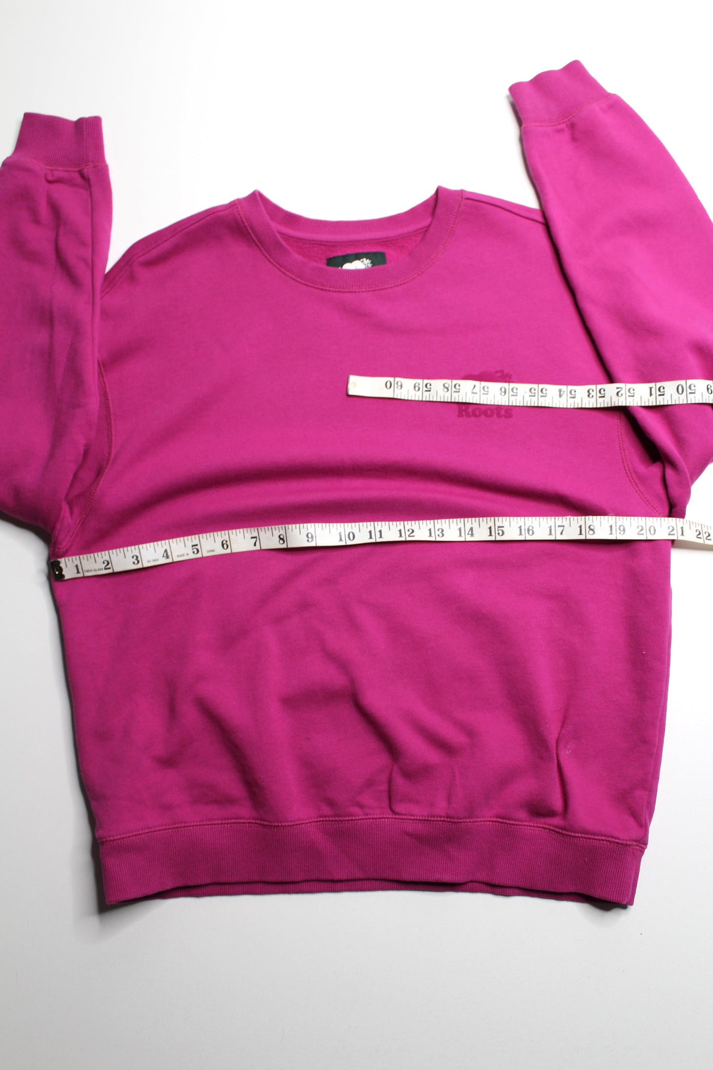 Roots fuchsia ‘cooper’ crewneck sweatshirt, size small (relaxed fit)