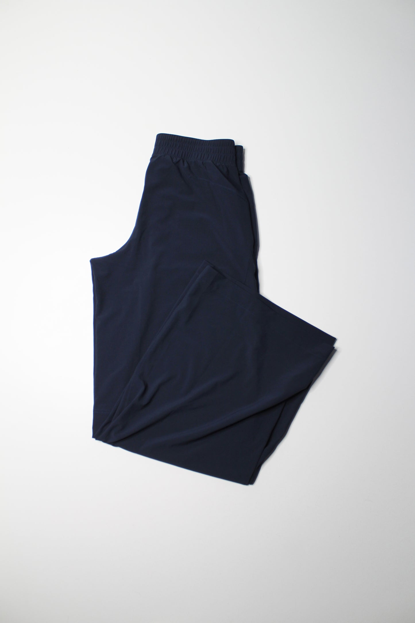 Lululemon true navy swift wide leg pant, size 6 *full length