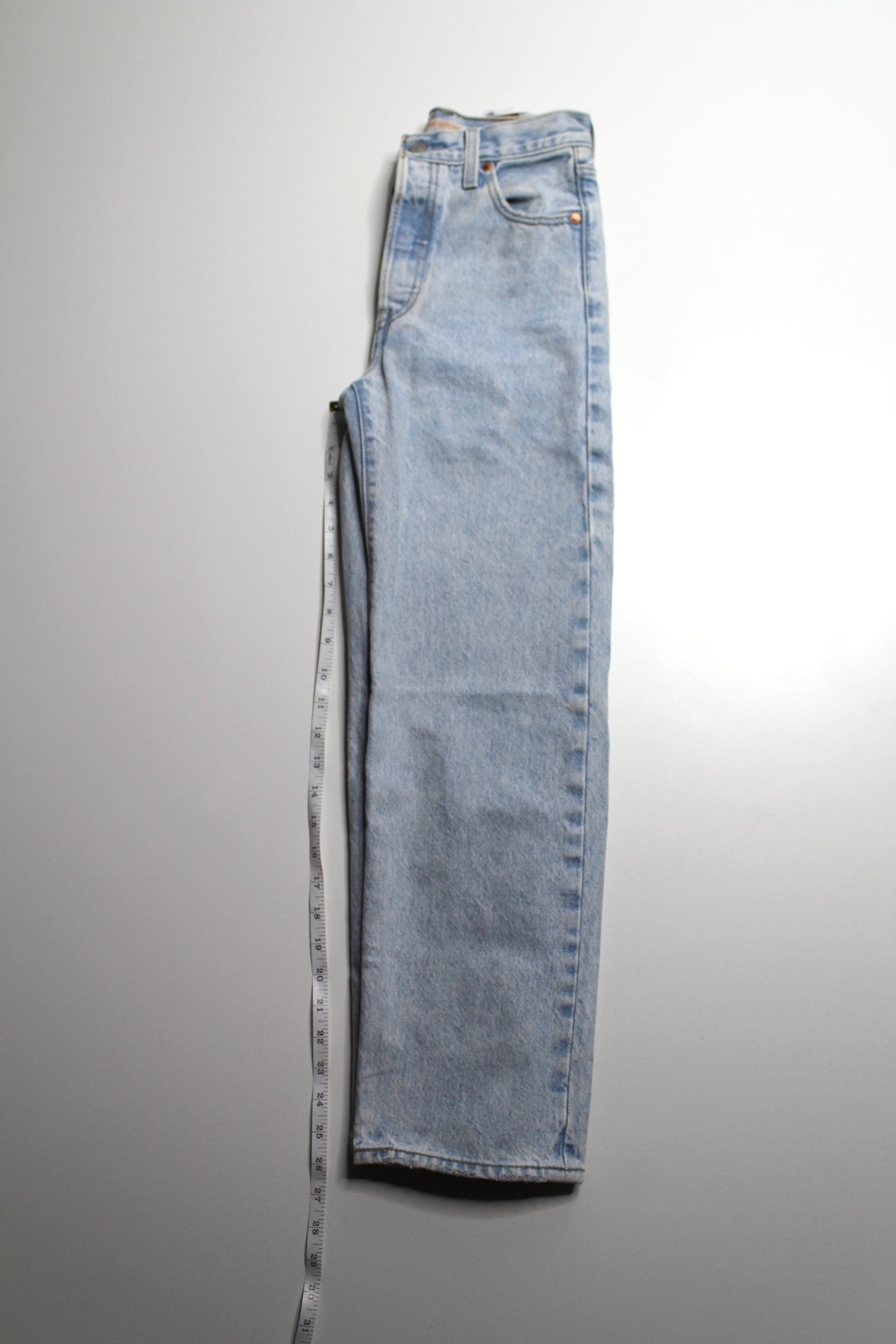 Levi’s ‘ribcage straight ankle’ jeans, size 23