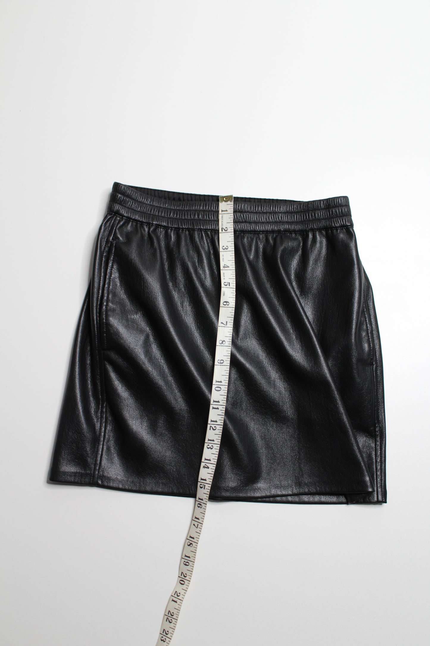 Aritzia Babaton faux leather mini skirt, size small
