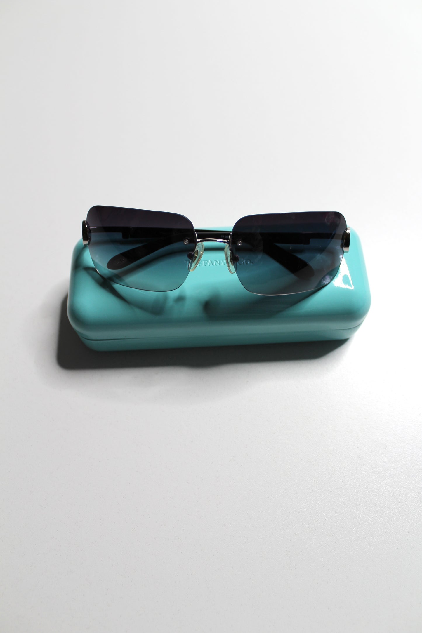 Tiffany & Co. gradient key sunglasses (with case) (additional 50% off)