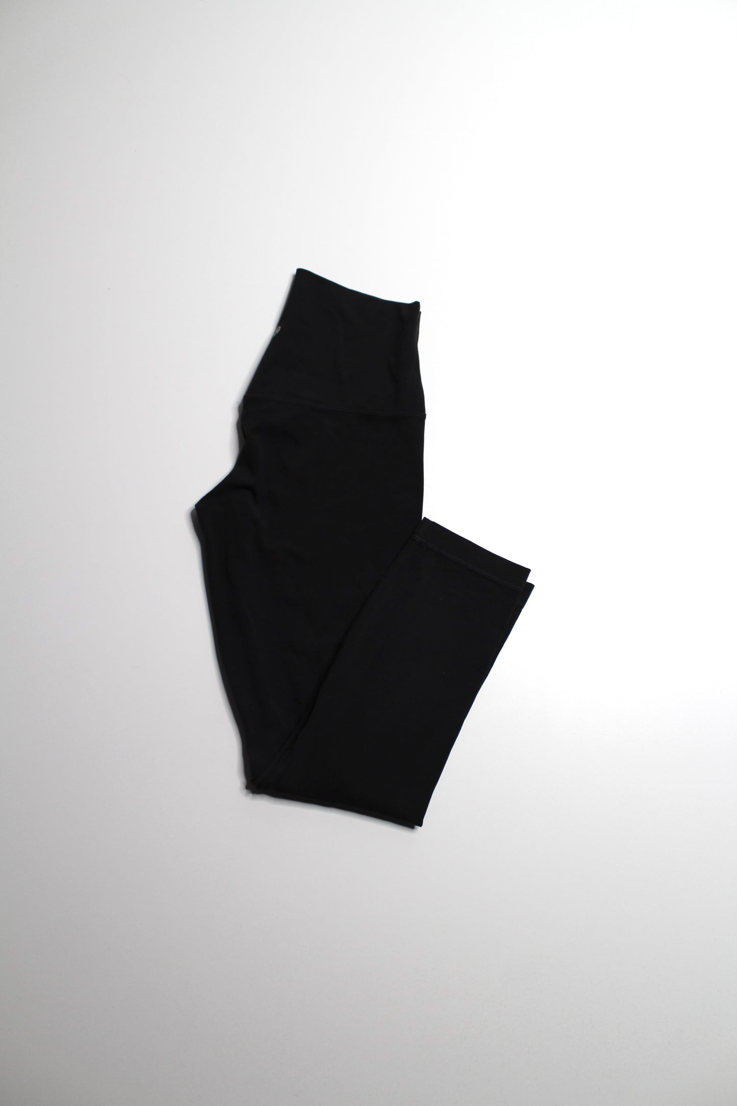 Lululemon black ‘align’ crop legging, size 6 (23”)