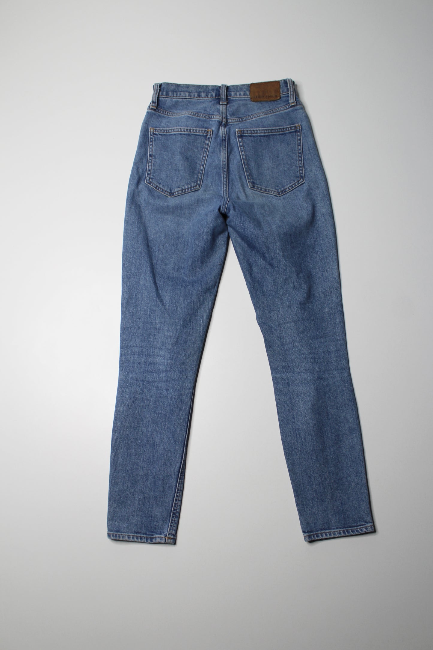 Aritzia Denim Forum 'yoko high rise slim' jeans, size 25 (28L)