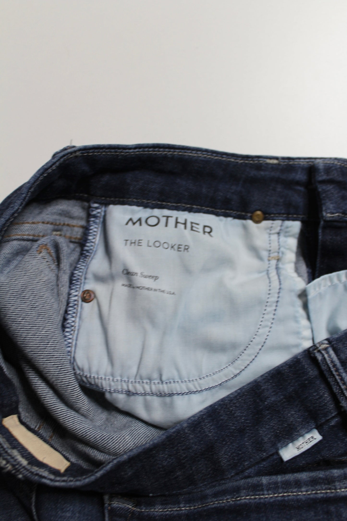 Mother clean sweep ‘the looker’ jeans, size 26 (29”) (price reduced: was $50) (additional 20% off)