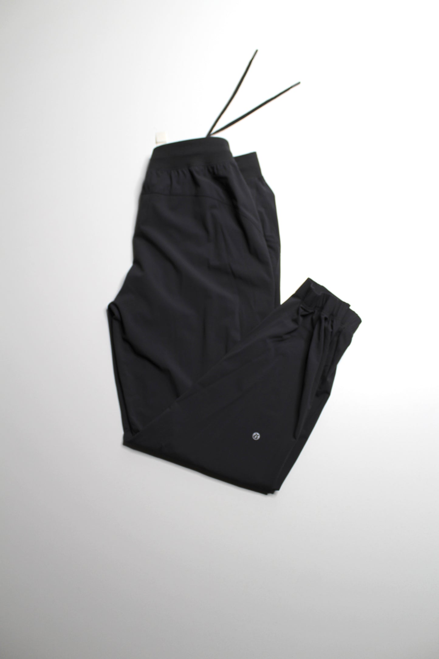 Lululemon graphite grey ‘licence to train’ jogger, size 8