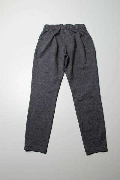 Lululemon heathered grey ‘on the fly’ pant, size 4 (relaxed fit) *full on luxtreme