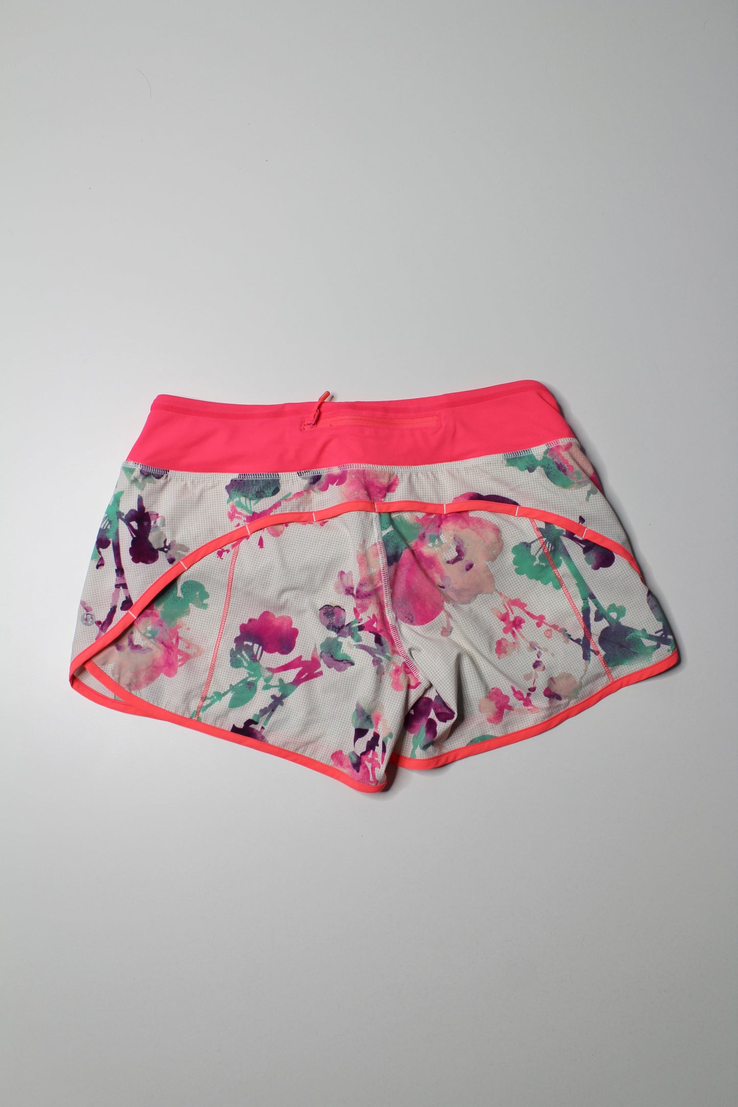 Lululemon blurred blossoms fossil flash 'run ultra' shorts, size 6