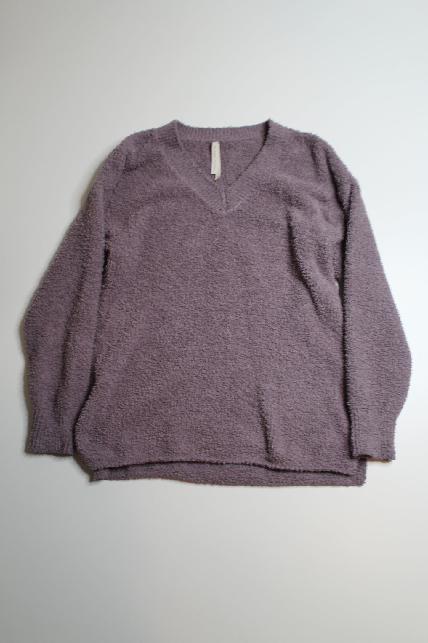 Aritzia babaton the group lavender retreat v neck fuzzy sweater, size small (relaxed fit) (price reduced: was $30)