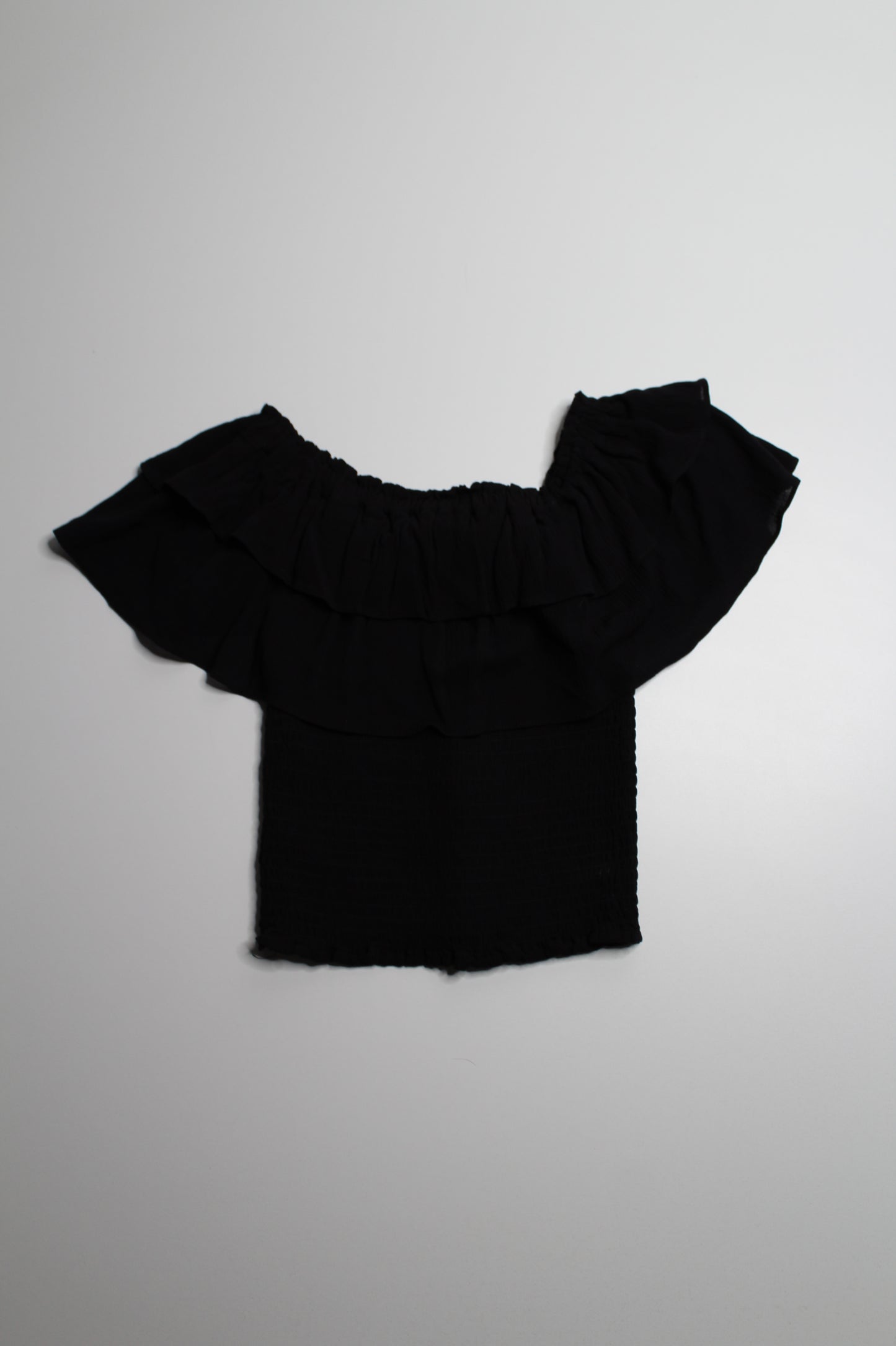 BB Dakota Steve Madden off shoulder smocked top, size xs *new with tags