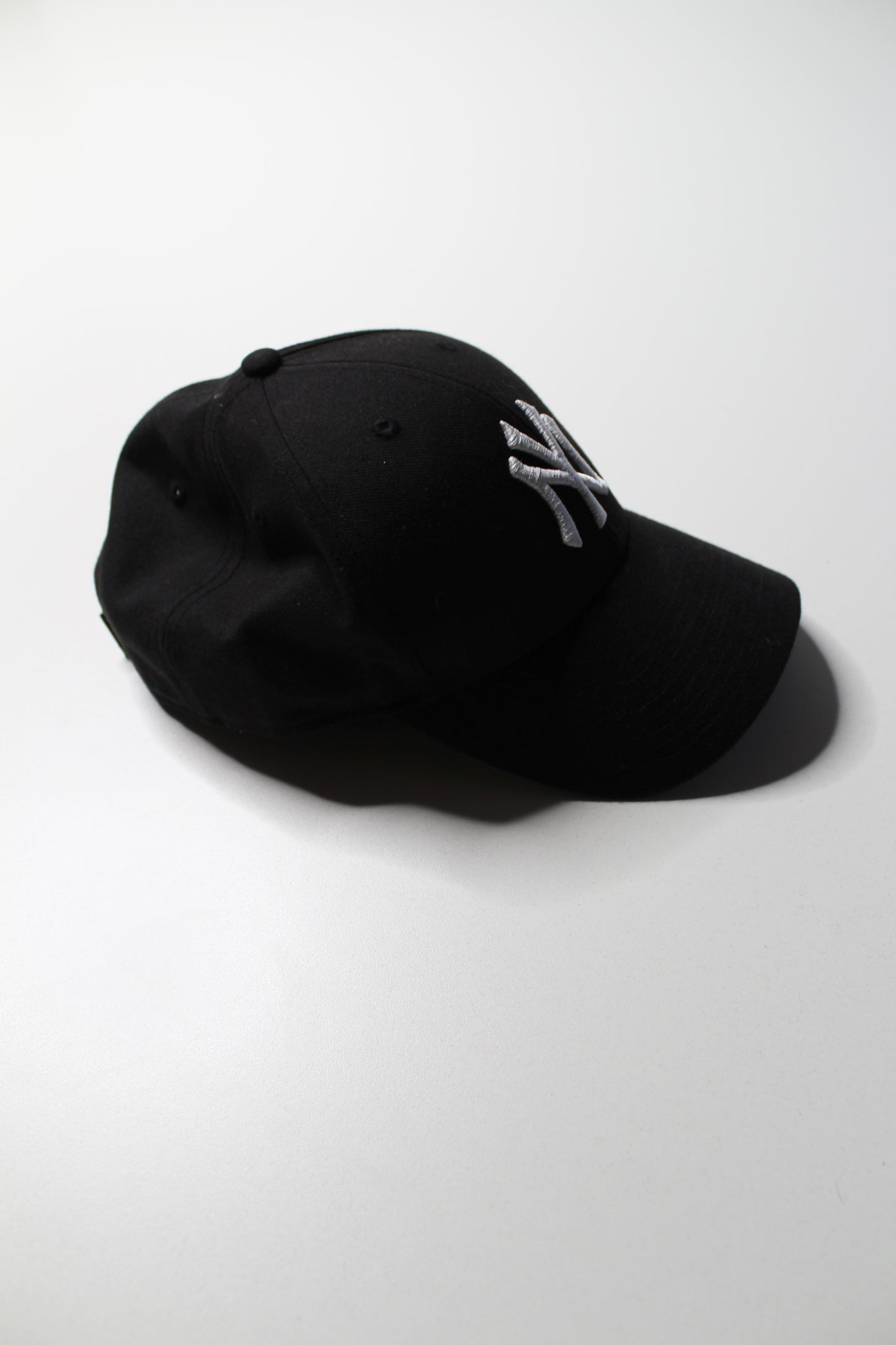 Brand 47 black/white Yankees hat
