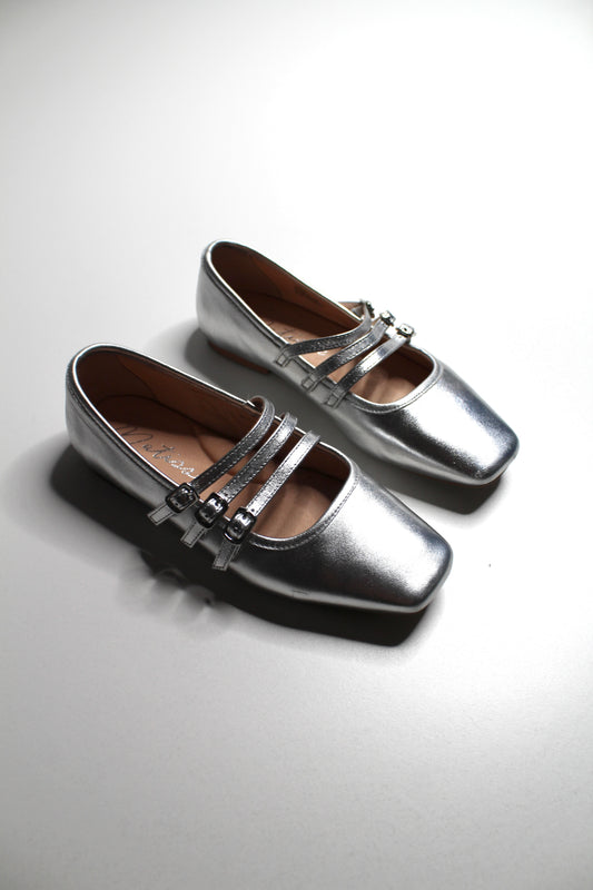 Anthropologie Matisse Nova metallic Mary Jane flats, size 6