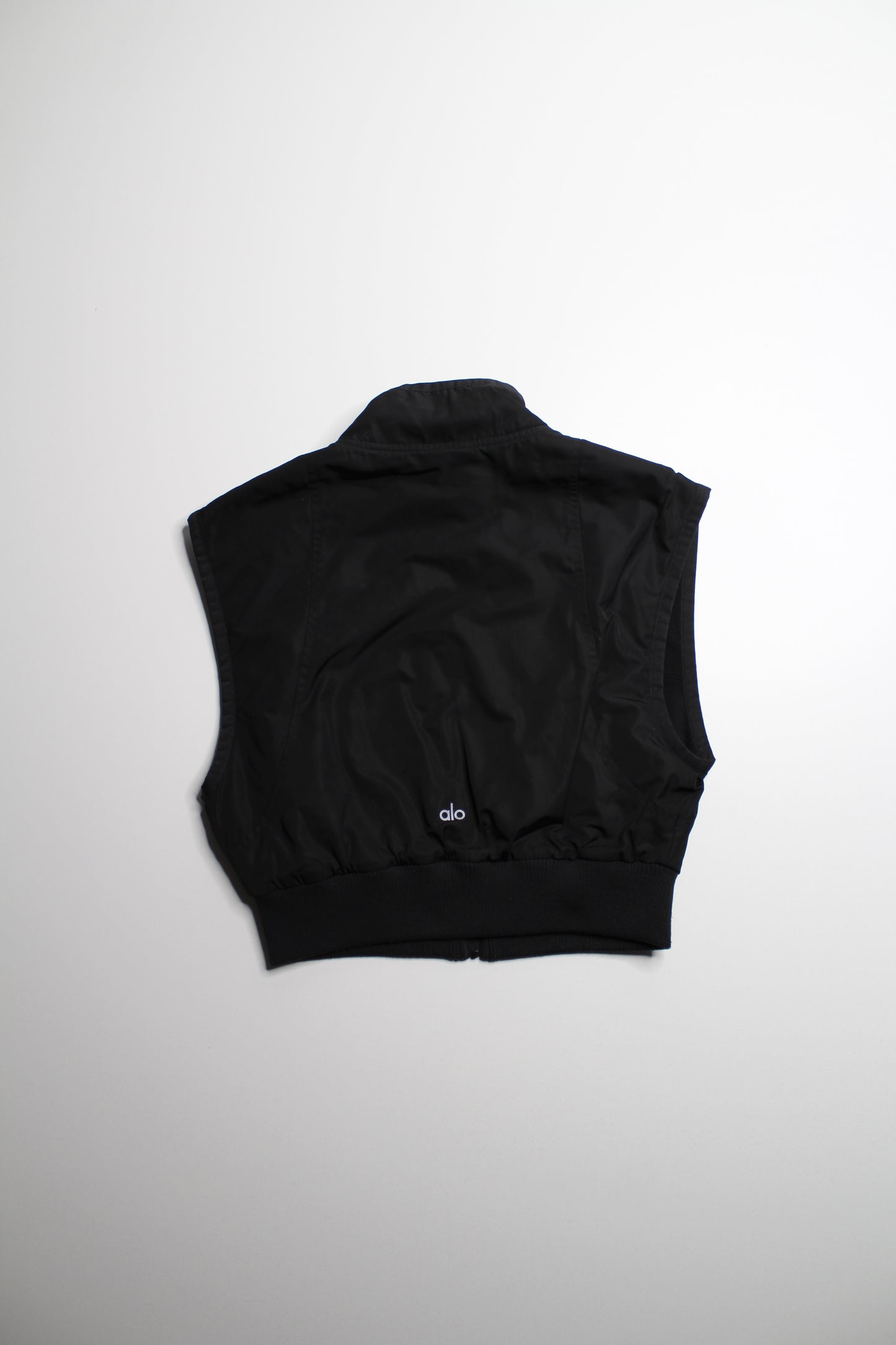 Alo black ‘in motion’ cropped vest, size small