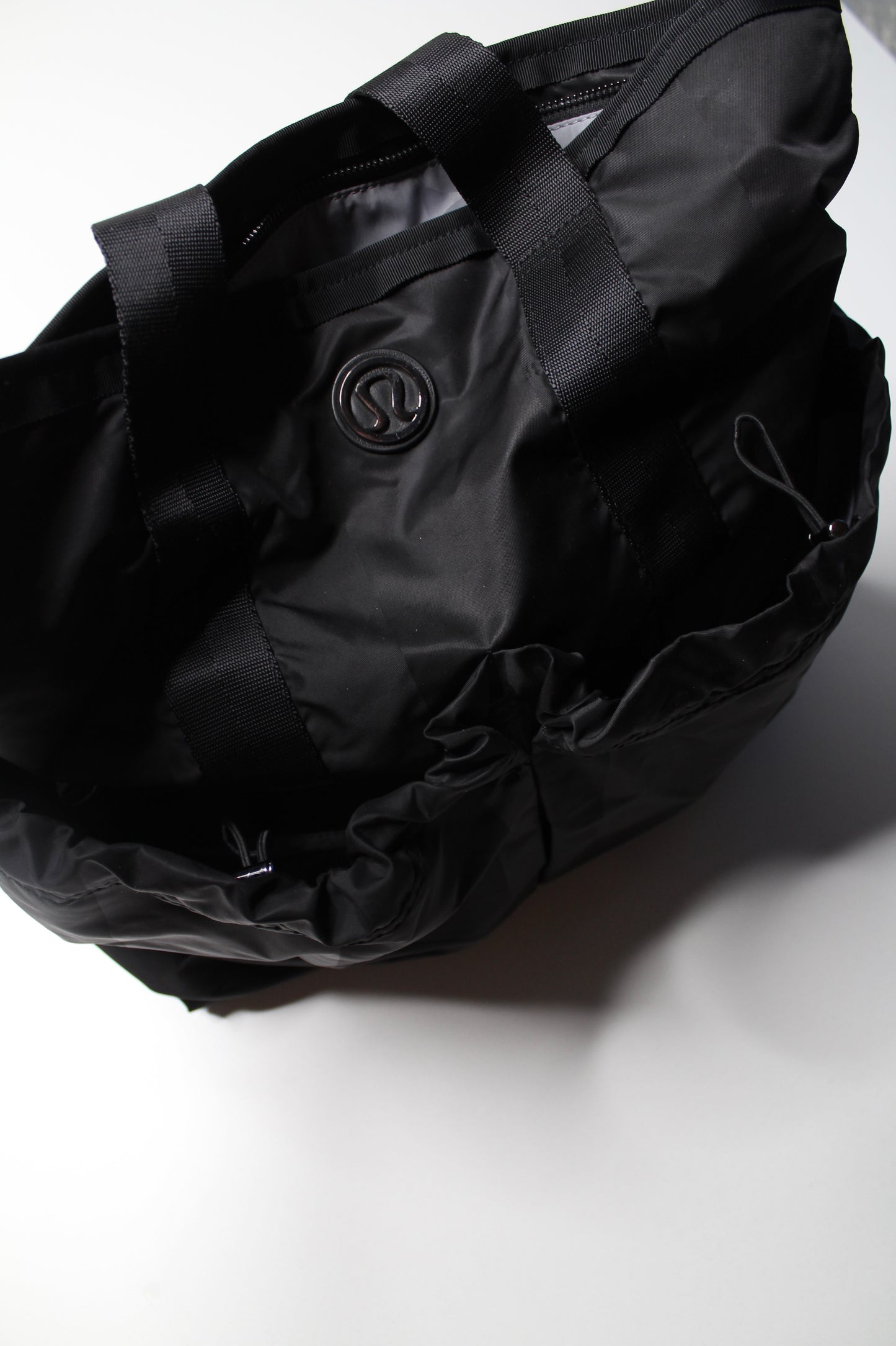 Lululemon black ‘flow and go’ tote