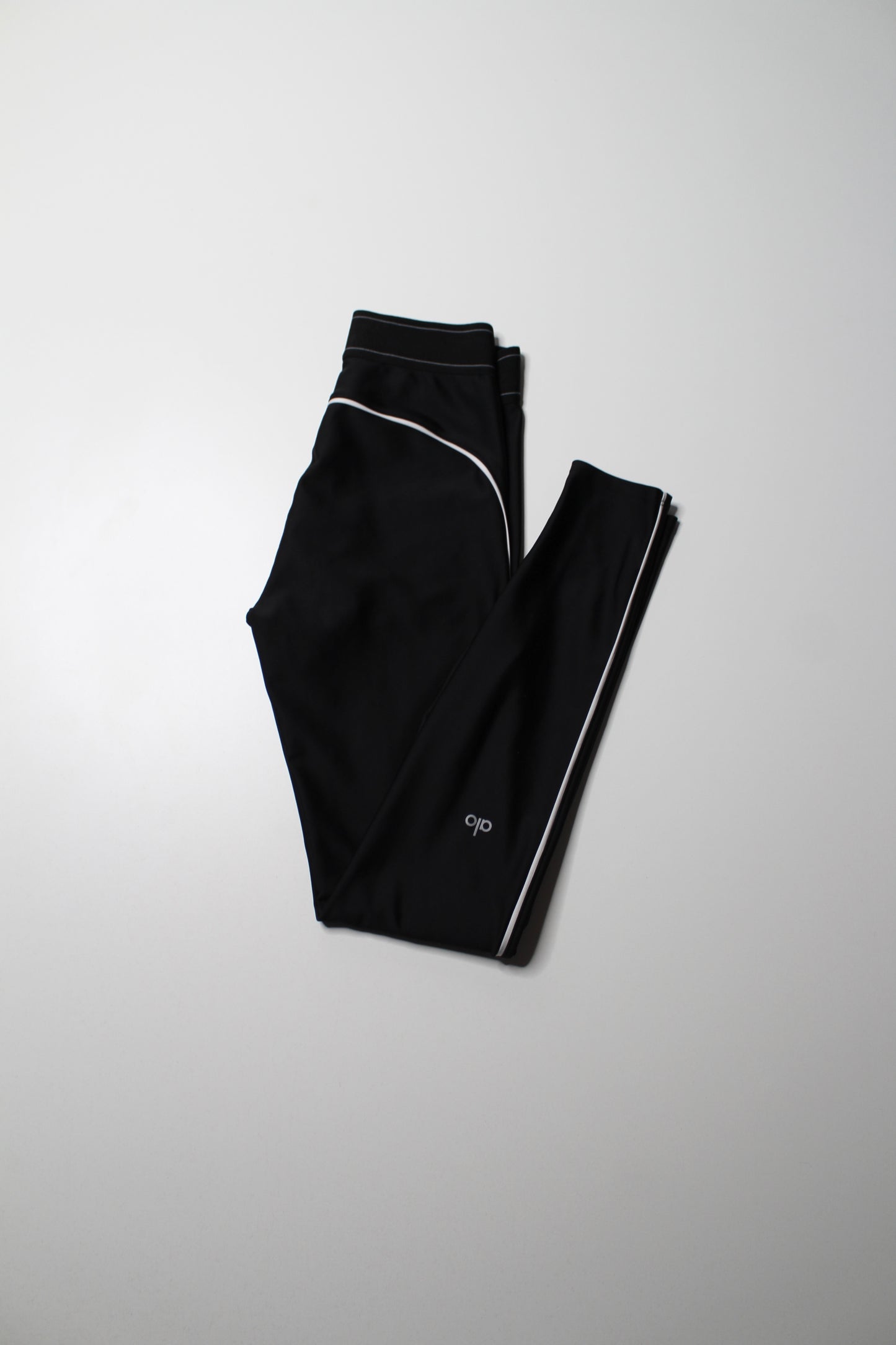 Alo yoga black ‘airlift high waist suit up’ leggings, no size. Fits like medium (price reduced: was $60)